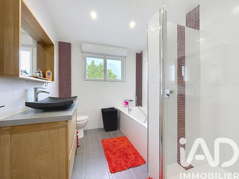 Maison - 120 m² - 6 pièces