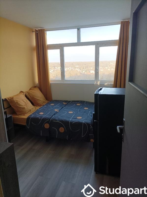 Chambre - 68 m² - 1 pièce