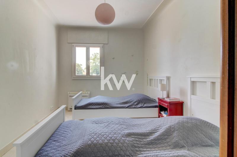 Maison - 225 m² - 8 pièces