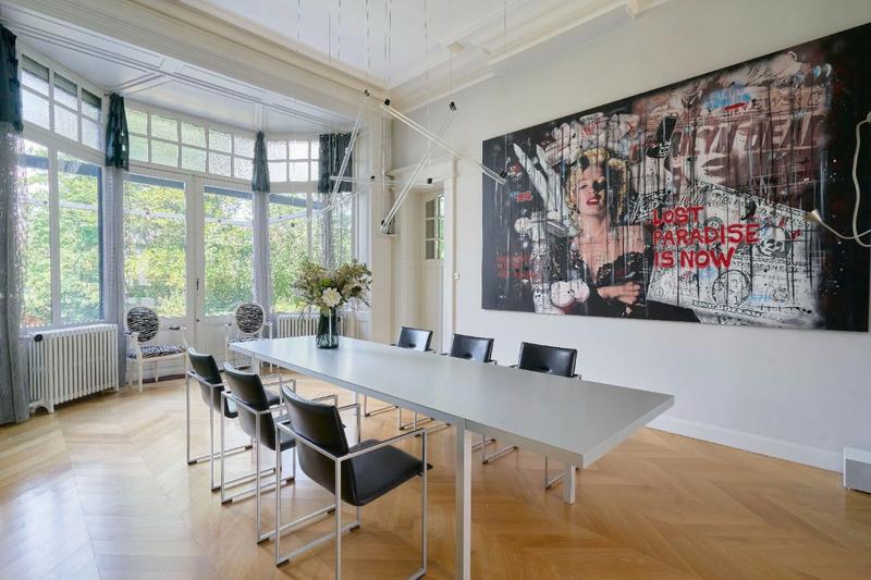 Maison - 435 m² - 9 pièces