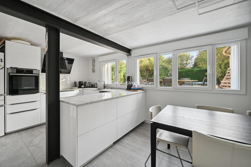 Maison - 181 m² - 7 pièces