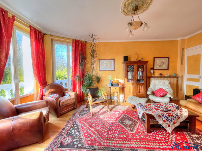 Maison ancienne - 197 m² - 8 pièces