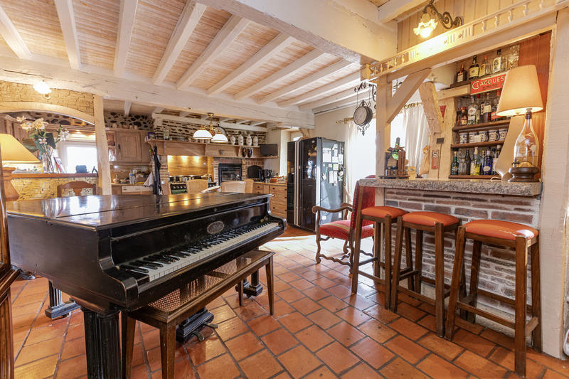 Propriété - 188 m² - 5 pièces