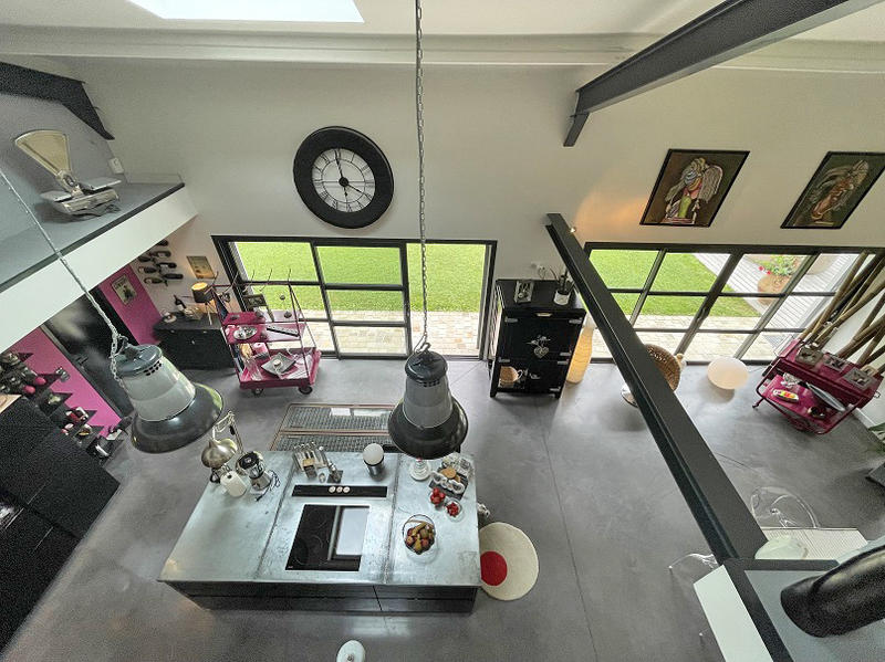 Maison - 300 m² - 7 pièces