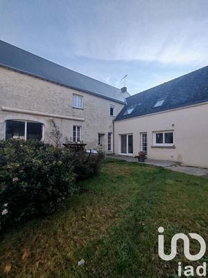 Maison - 279 m² - 12 pièces