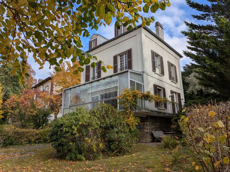 Maison ancienne - 185 m² - 8 pièces