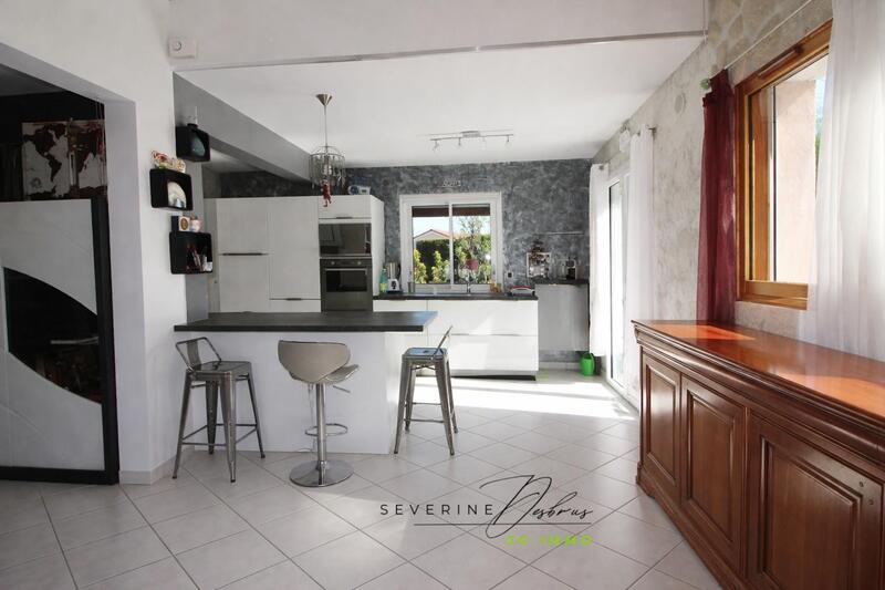 Villa - 100 m² - 5 pièces