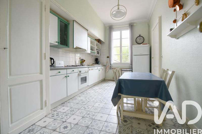 Maison - 273 m² - 11 pièces