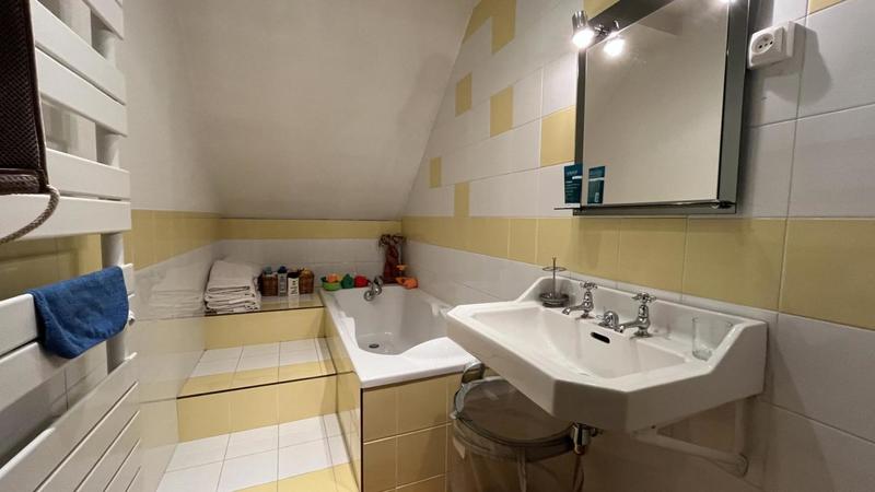 Maison - 200 m² - 7 pièces