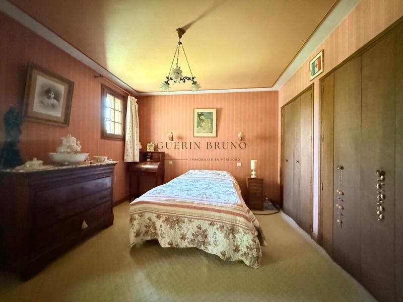 Propriété - 220 m² - 6 pièces