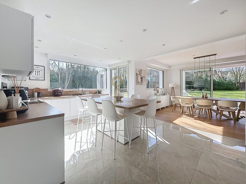 Maison - 296 m² - 8 pièces