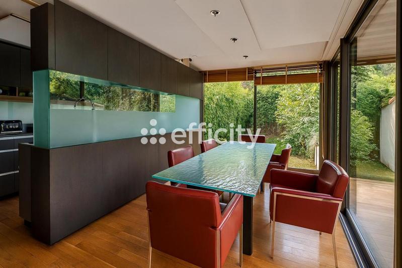 Villa - 230 m² - 10 pièces