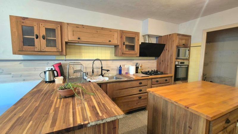 Maison - 212 m² - 8 pièces