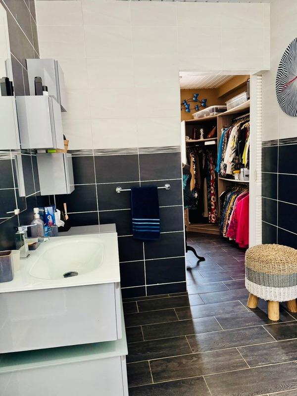 Maison - 229 m² - 6 pièces