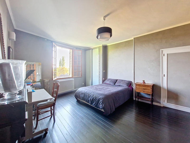 Maison - 206 m² - 7 pièces