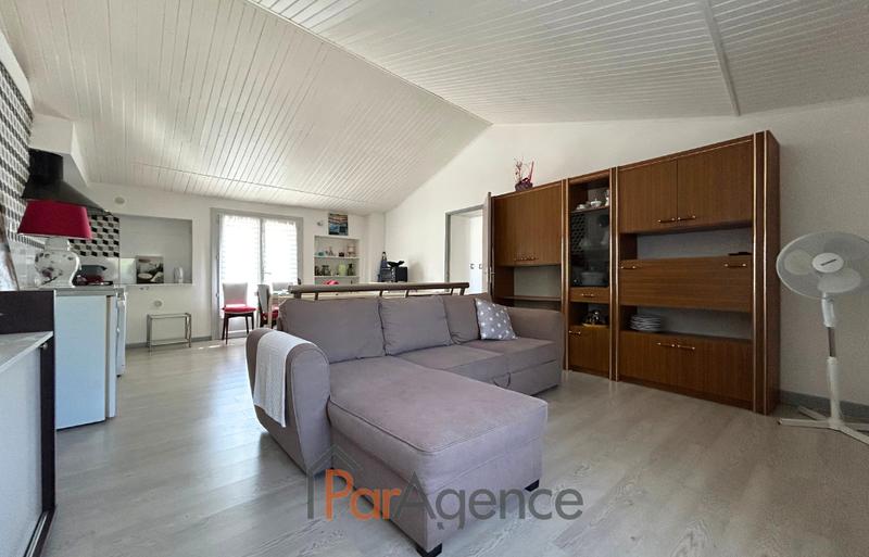 Maison - 247 m² - 9 pièces