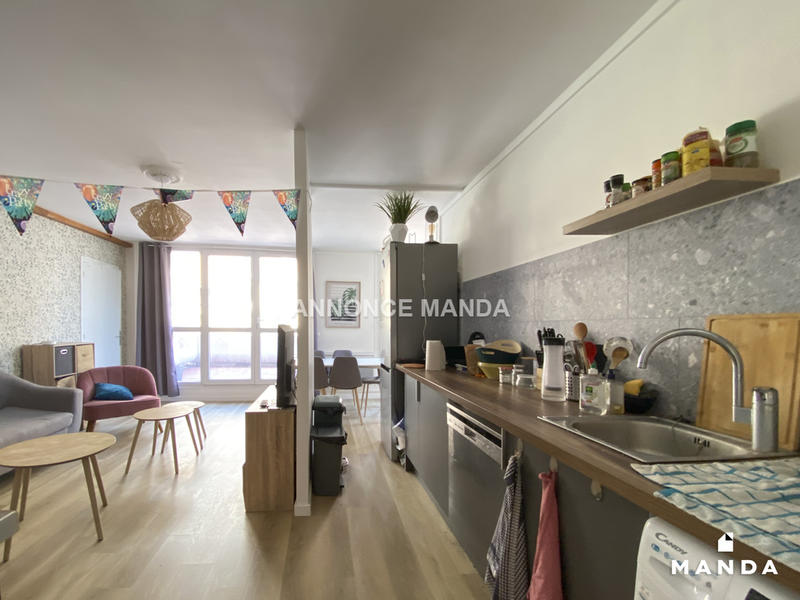 Chambre - 9 m² - 5 pièces