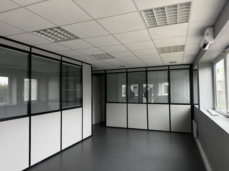Bureau - 106 m² - 1 pièce