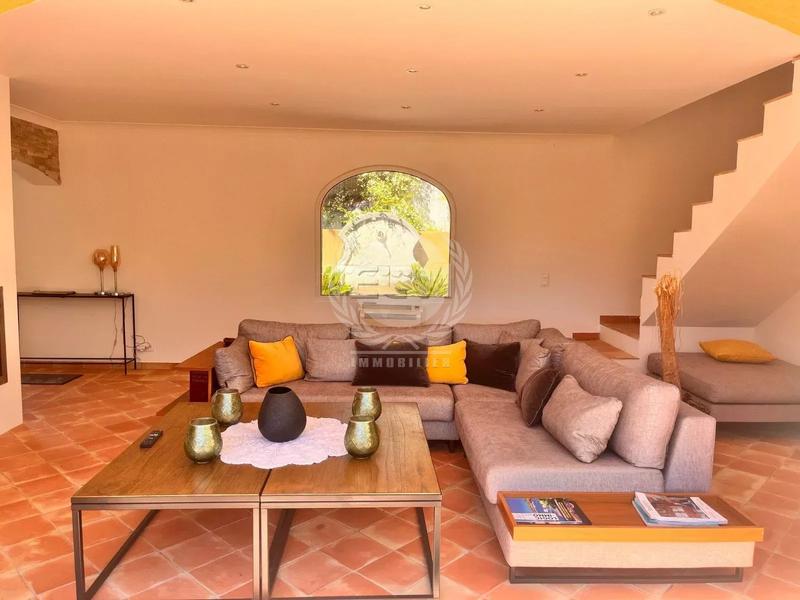 Maison - 185 m² - 6 pièces