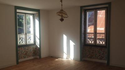 Maison - 96 m² - 3 pièces