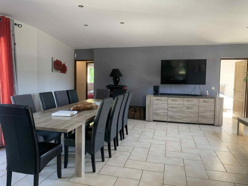 Propriété - 203 m² - 7 pièces