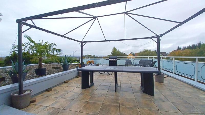 Maison contemporaine - 208 m² - 8 pièces