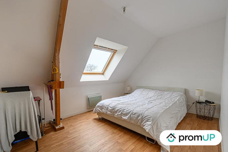 Maison traditionnelle - 77 m² - 4 pièces