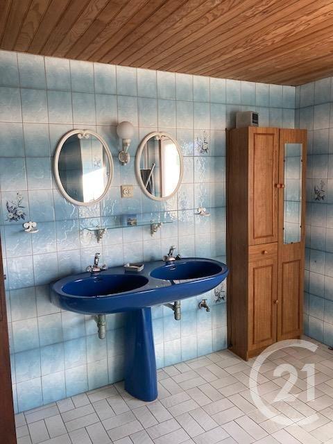 Maison - 210 m² - 11 pièces