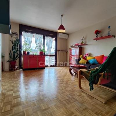 Appartement - 80 m² - 4 pièces