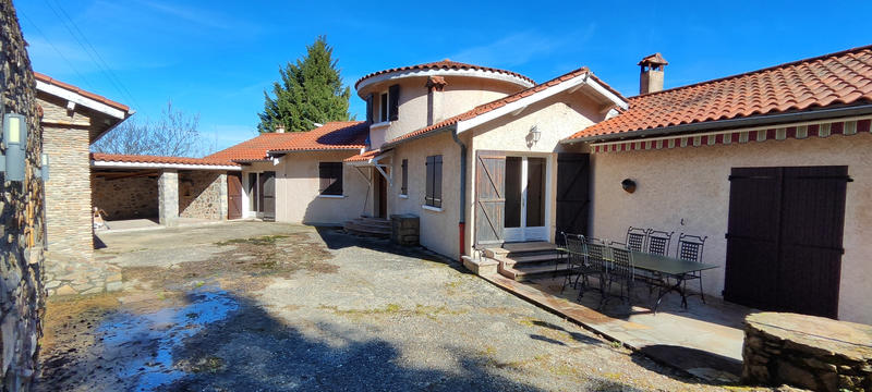 Maison - 275 m² - 12 pièces