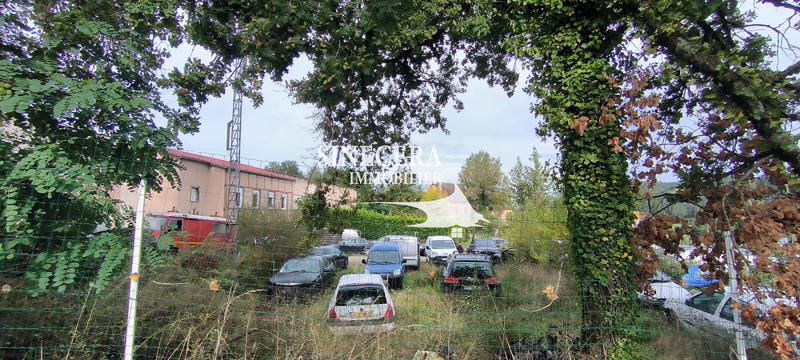 Maison - 450 m² - 20 pièces