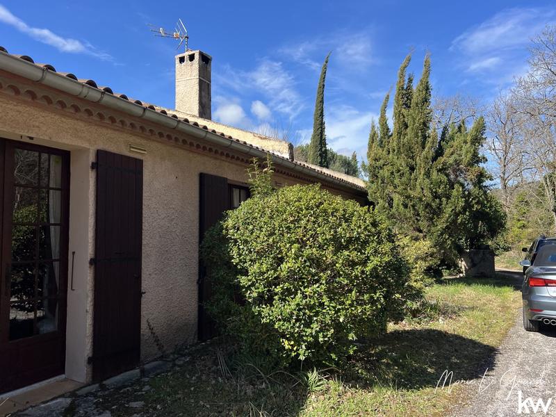 Maison - 201 m² - 7 pièces