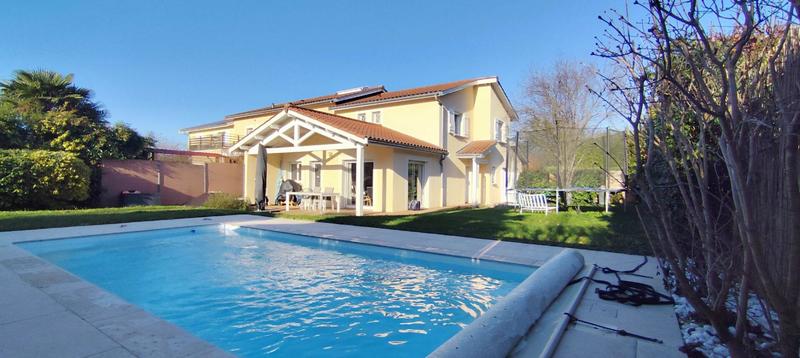 Maison - 121 m² - 5 pièces