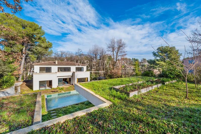 Maison - 222 m² - 6 pièces