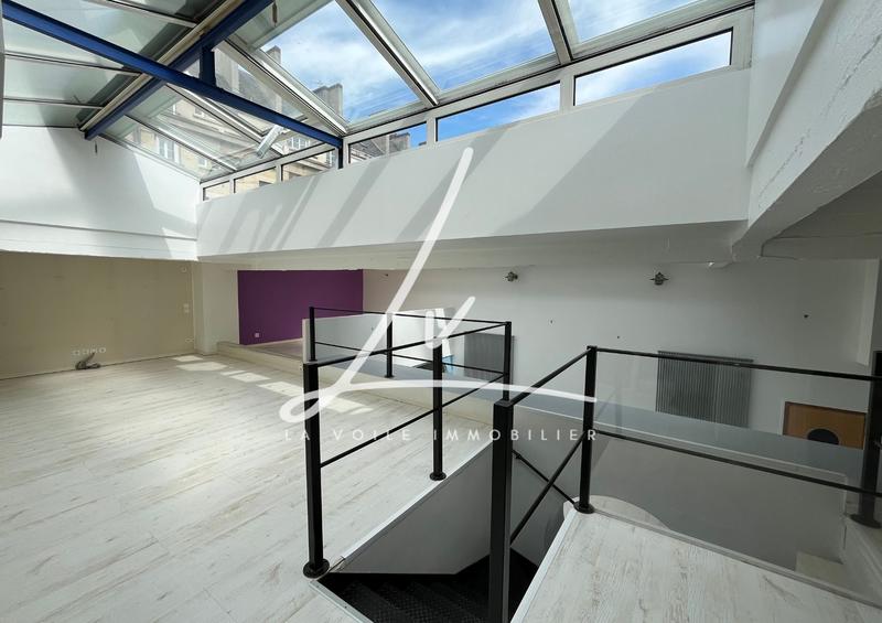 Loft - 203 m² - 6 pièces