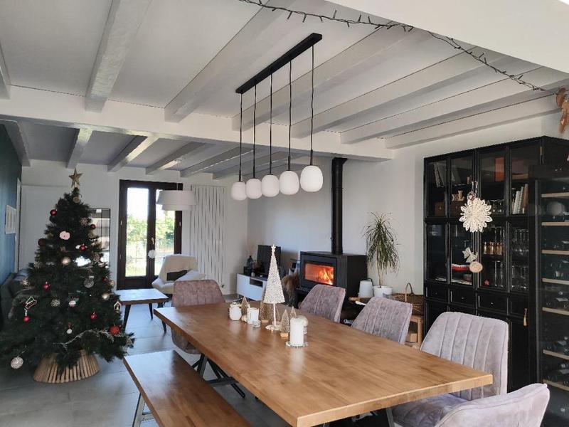 Maison traditionnelle - 147 m² - 6 pièces