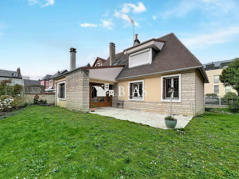 Maison - 105 m² - 5 pièces