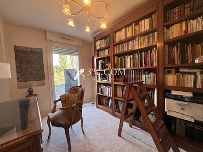 Appartement - 100 m² - 4 pièces