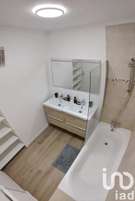 Appartement - 98 m² - 5 pièces