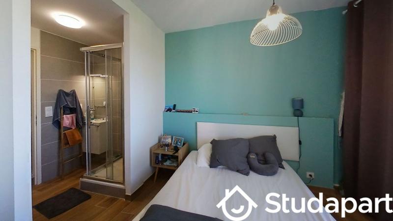 Chambre - 79 m² - 1 pièce