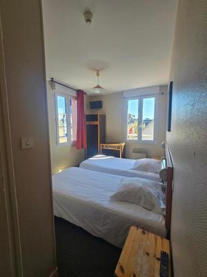 Local commercial - 228 m² - 14 pièces