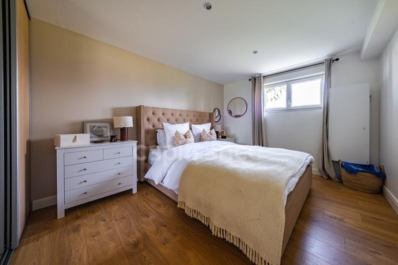 Propriété - 362 m² - 10 pièces