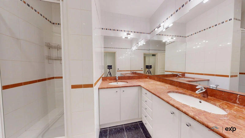 Appartement - 120 m² - 4 pièces