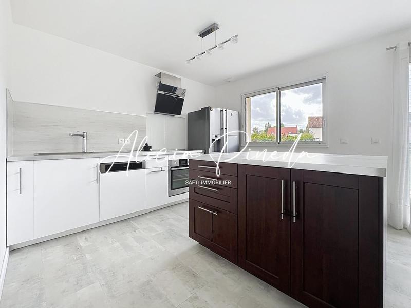 Maison - 92 m² - 5 pièces