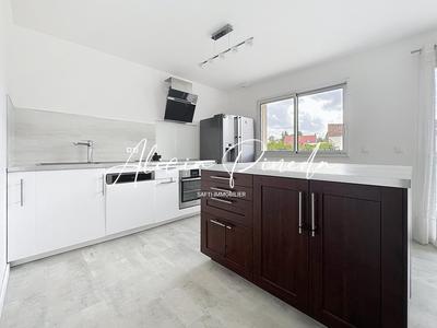 Maison - 92 m² - 5 pièces