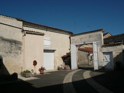 Maison - 350 m² - 9 pièces