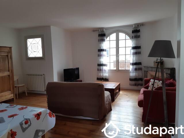 Chambre - 11 m² - 1 pièce