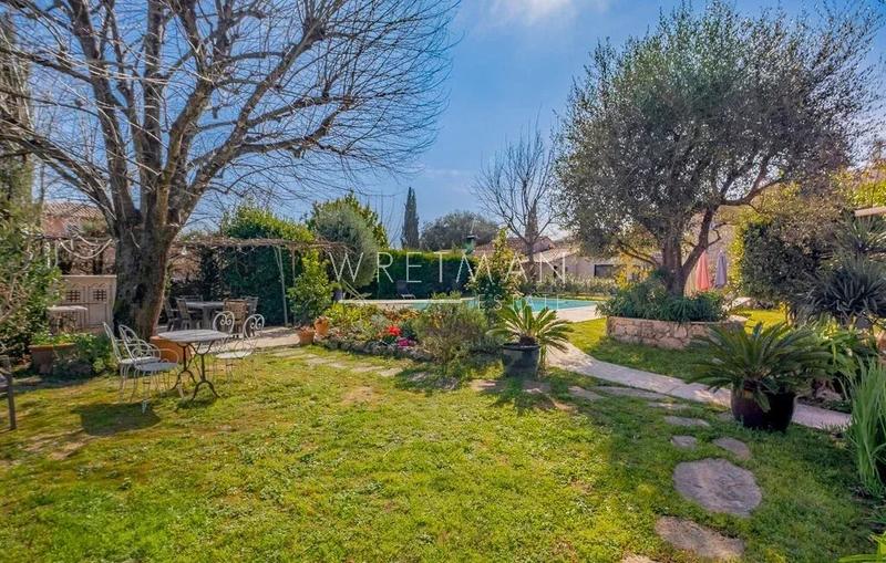 Villa - 191 m² - 6 pièces