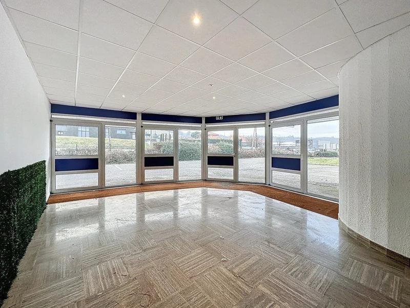 Bureau - 245 m² - 1 pièce