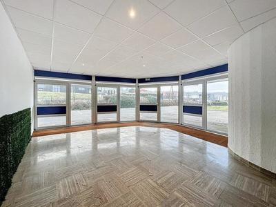 Bureau - 245 m² - 1 pièce